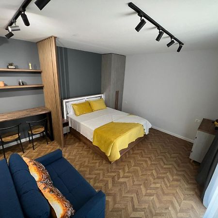 Florent'S Superb Studio, Free Parking & Garden!! Tirana Bagian luar foto