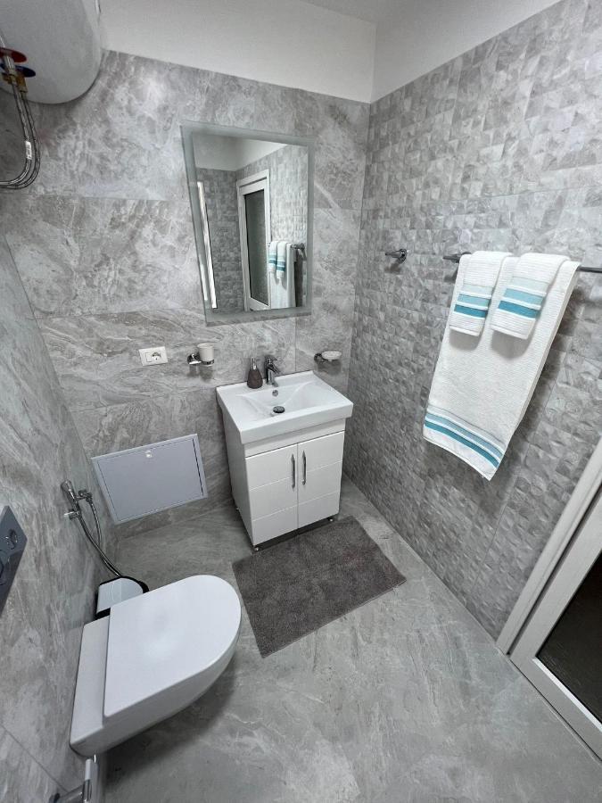 Florent'S Superb Studio, Free Parking & Garden!! Tirana Bagian luar foto